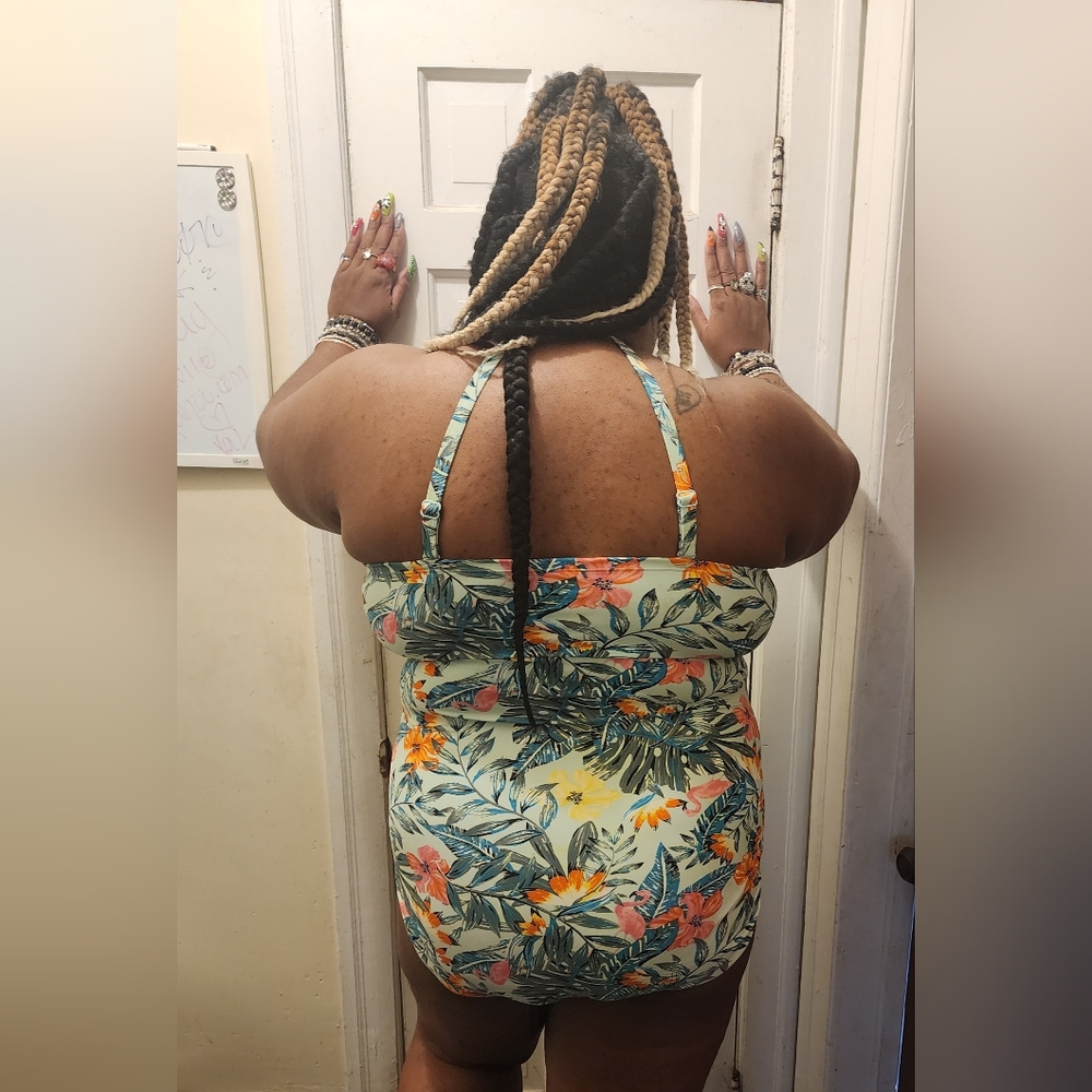 22 [Cacique x Lane Bryant] Tropical 1pc Swimsuit -No underwire - Picture 4 of 11